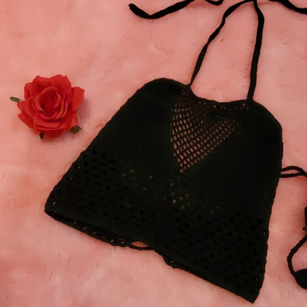 Tra Vida crochet crop top